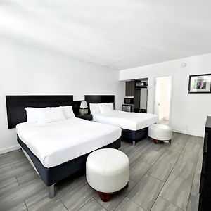 Queen Studio Two Queen Beds